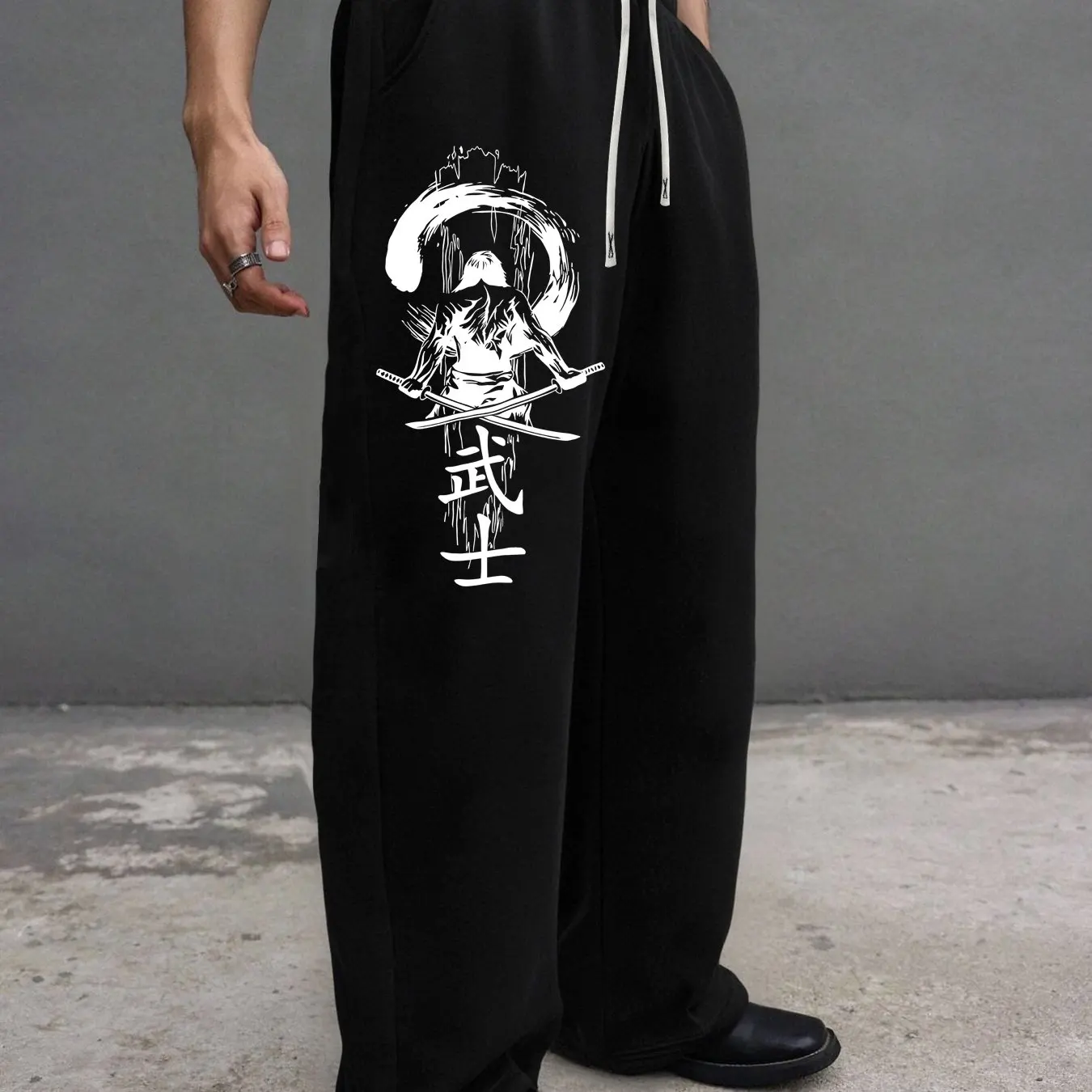 Мужские авангардные свободные прямые брюки в уличном стиле с самурайским принтом, удобные
Мужские авангардные свободные прямые брюки в уличном стиле с самурайским принтом, удобные