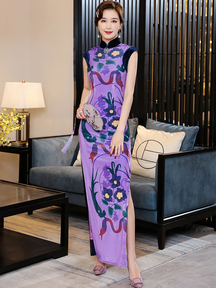 Elegant Velvet Purple Performance Gown Vintage Style High Slit Sleeveless Women's Fashion Show Dress for Ages 35+
Elegant Velvet Purple Performance Gown Vintage Style High Slit Sleeveless Women's Fashion Show Dress for Ages 35+