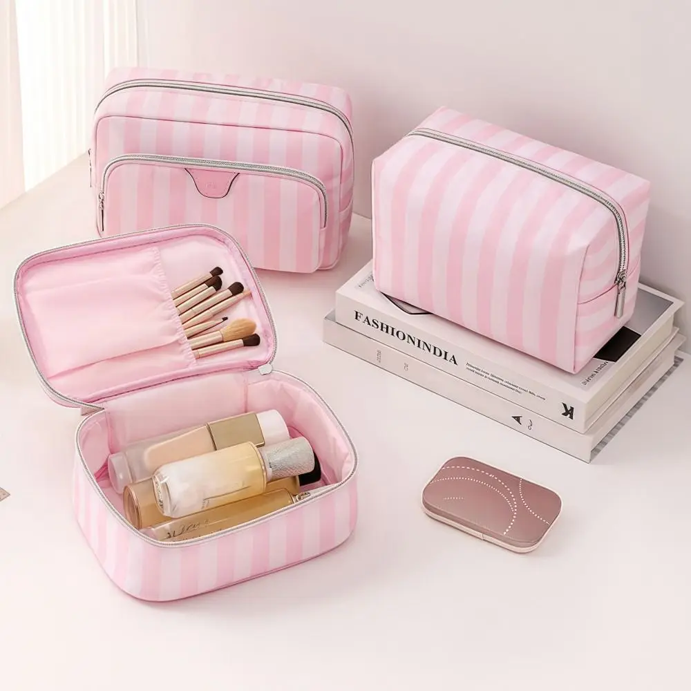 Portable Large Capacity Handheld Makeup Bag Portable Oxford Cloth Cosmetic Storage Bag Minimalist Style Travel Design Wash Bags
Portable Large Capacity Handheld Makeup Bag Portable Oxford Cloth Cosmetic Storage Bag Minimalist Style Travel Design Wash Bags