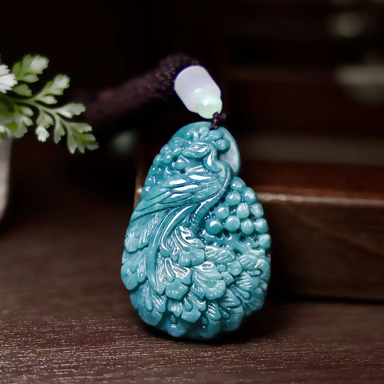 Blue Water Jade Peacock Pendant Ice Glutinous for Men and Women
Blue Water Jade Peacock Pendant Ice Glutinous for Men and Women