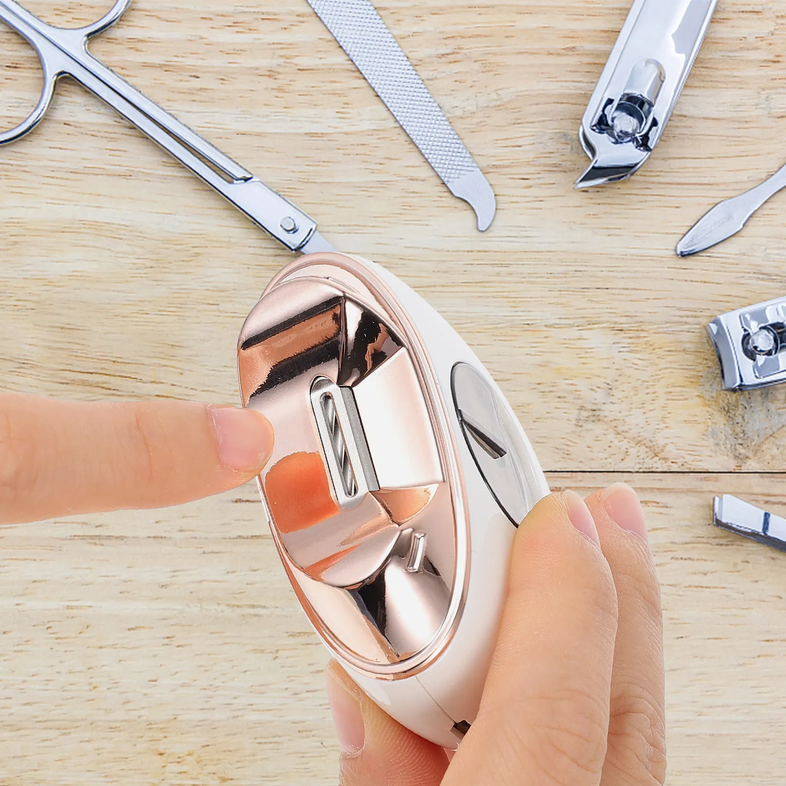 Набор электрических триммеров для ногтей для детей, легкий, портативный, безопасный инструмент для стрижки ногтей для младенцев, малышей, новорожденных, для маникюра детей
Набор электрических триммеров для ногтей для детей, легкий, портативный, безопасный инструмент для стрижки ногтей для младенцев, малышей, новорожденных, для маникюра детей