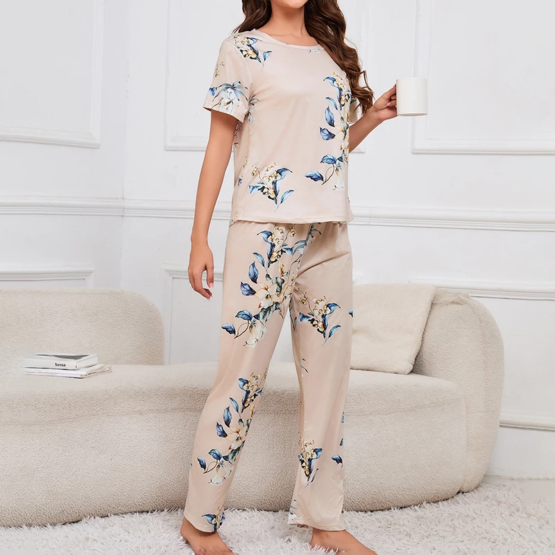 Women's Floral Print 3Pcs Pajama Set Silky Short-Sleeve Round Neck Top Shorts And Long Pant Soft Knitted Fabric Autumn Sleepwear
Women's Floral Print 3Pcs Pajama Set Silky Short-Sleeve Round Neck Top Shorts And Long Pant Soft Knitted Fabric Autumn Sleepwear