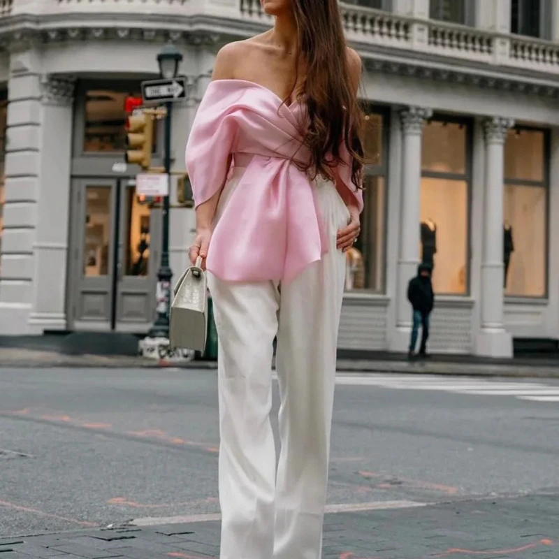2025 Summer New High-end Satin Irregular Strapless Top for Women Fashionable and Versatile Trend
2025 Summer New High-end Satin Irregular Strapless Top for Women Fashionable and Versatile Trend