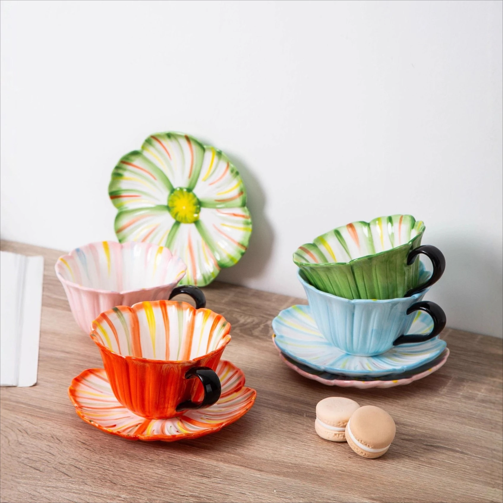 Ручная роспись, креативный набор керамических чашек и блюдец, фарфоровая красочная розовая кофейная чашка, бытовая посуда для напитков, кружки для чашек
Ручная роспись, креативный набор керамических чашек и блюдец, фарфоровая красочная розовая кофейная чашка, бытовая посуда для напитков, кружки для чашек