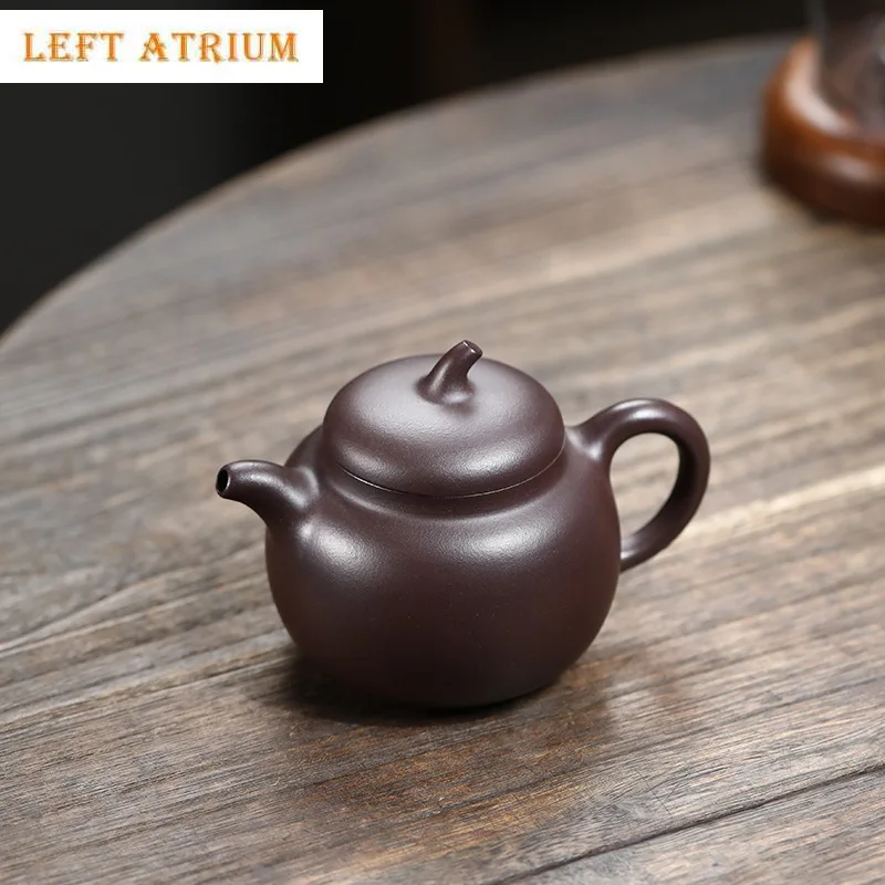 180ml Chinese Yixing Purple Clay Teapot Kettle Master Handmade Tea Pot Beauty Tea Infuser Raw Ore Purple Zhu Mud Zisha Tea Set
180ml Chinese Yixing Purple Clay Teapot Kettle Master Handmade Tea Pot Beauty Tea Infuser Raw Ore Purple Zhu Mud Zisha Tea Set