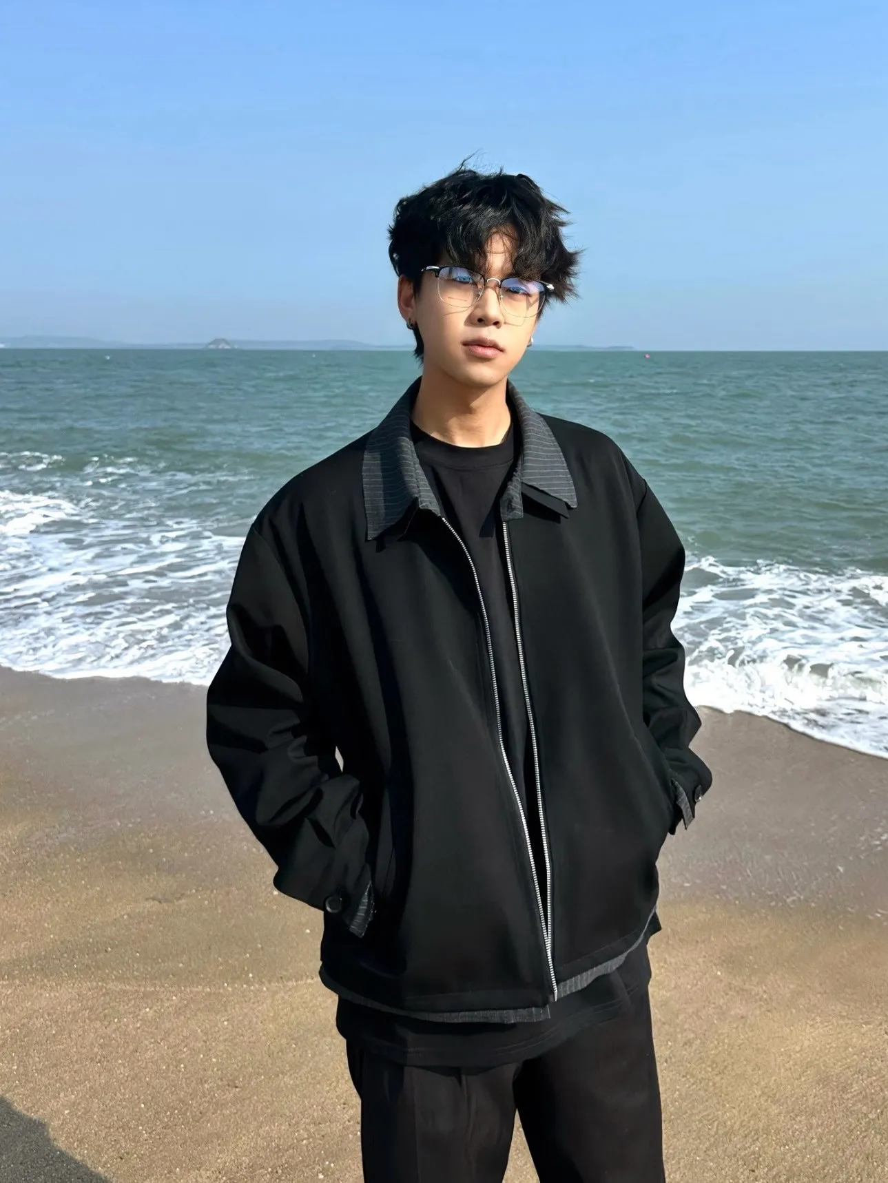 Американский ретро воздушный двухслойный воротник, искусственный двухсекционный джет, мужское повседневное верхнее пальто, молодежное осеннее пальто на молнии
Американский ретро воздушный двухслойный воротник, искусственный двухсекционный джет, мужское повседневное верхнее пальто, молодежное осеннее пальто на молнии