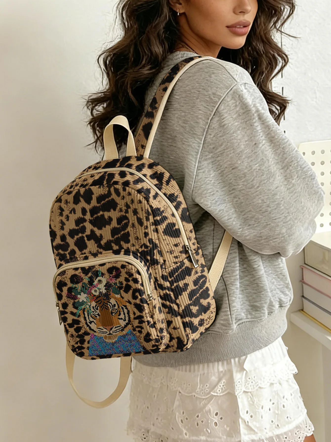 Leopard Print with Tiger Head Print Women Fashion Backpack Corduroy Multi-pocket Large Capacity Commuter Bag
Leopard Print with Tiger Head Print Women Fashion Backpack Corduroy Multi-pocket Large Capacity Commuter Bag