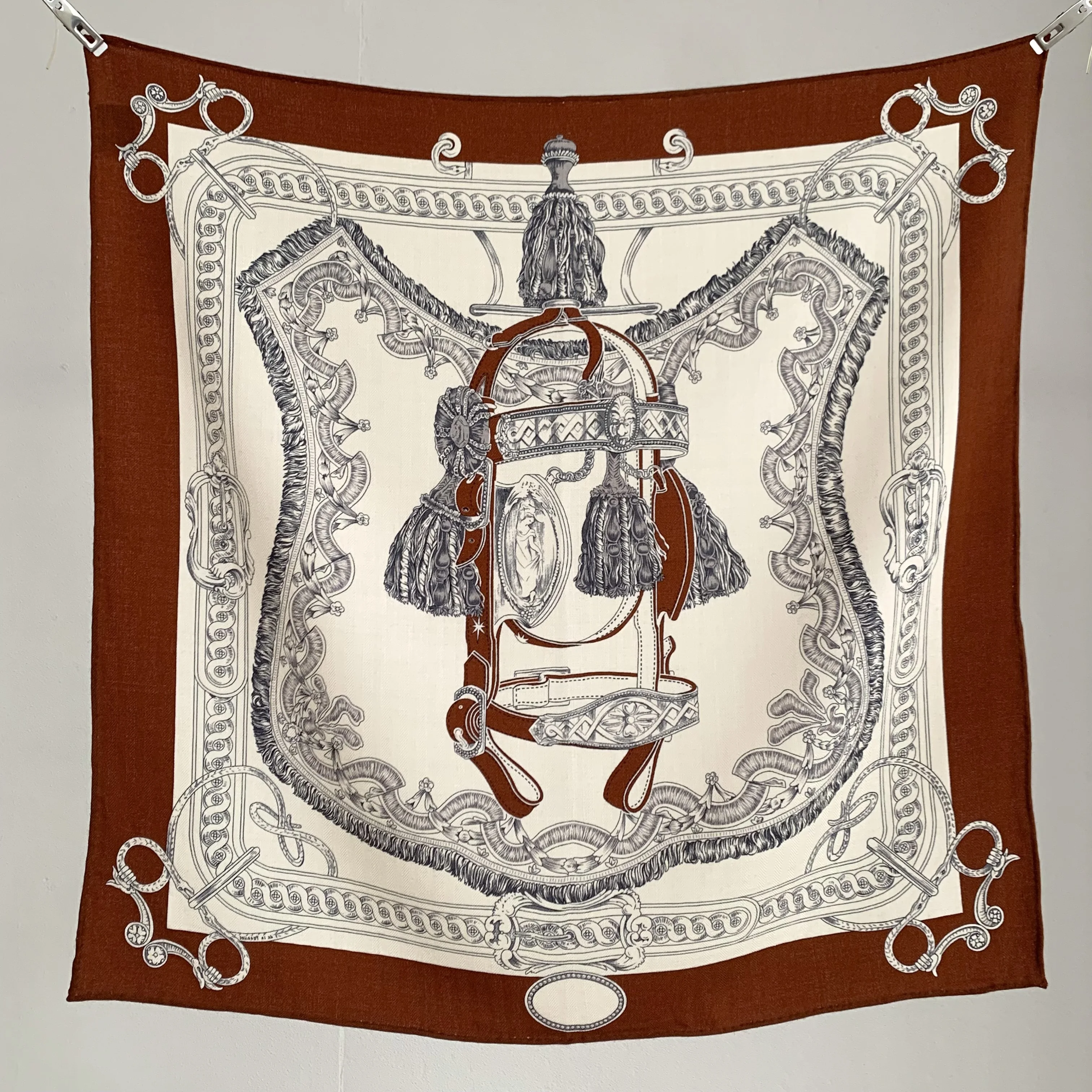High quality Double-sided silk and wool scarf for women. Fashionable small square headscarf. 65*65 cm.
High quality Double-sided silk and wool scarf for women. Fashionable small square headscarf. 65*65 cm.