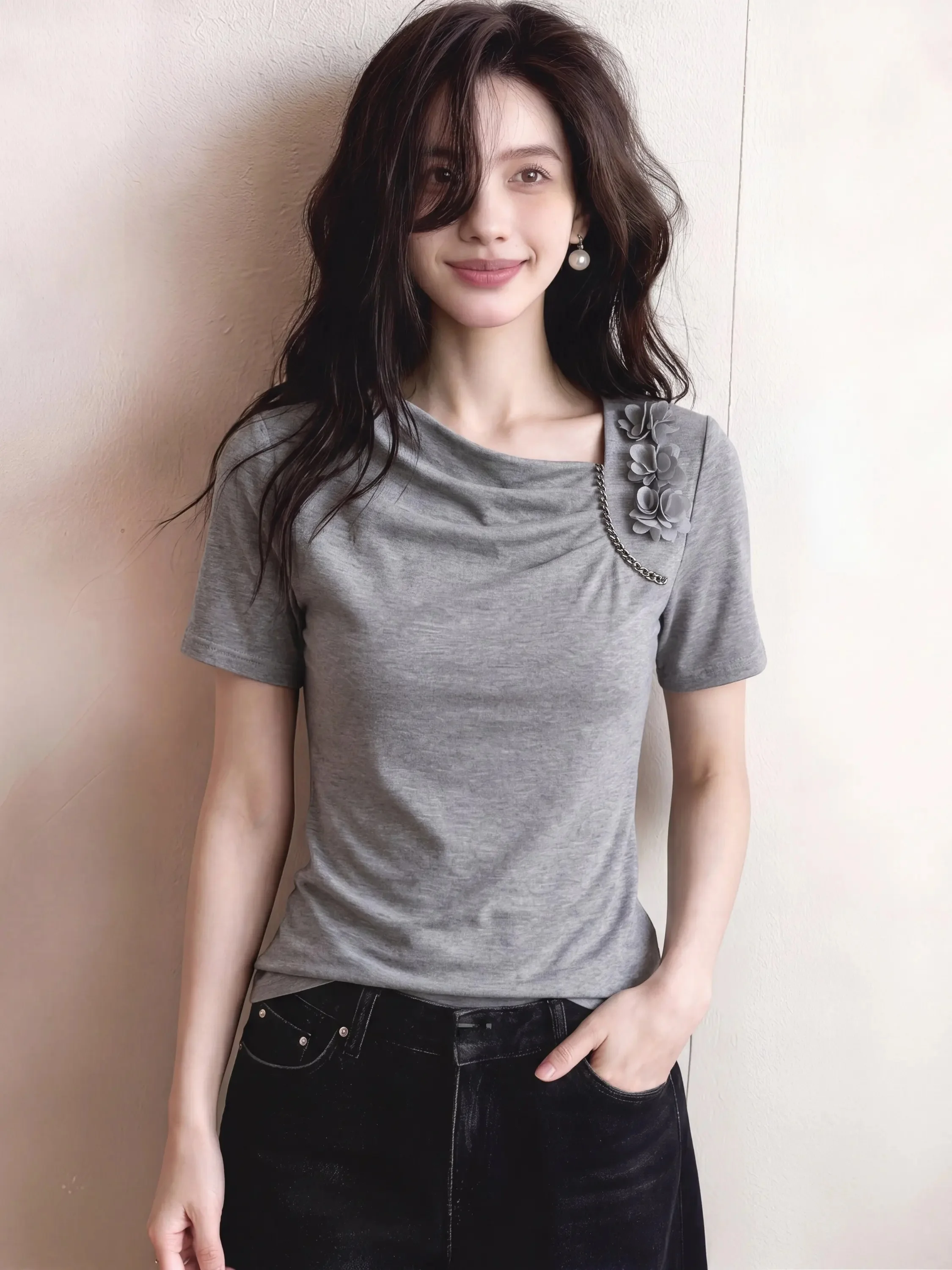 Gray 3D Flower Slimming Short Sleeve T-Shirt Commute Style Polyester Fiber Skin-friendly Breathable Summer New Arrival
Gray 3D Flower Slimming Short Sleeve T-Shirt Commute Style Polyester Fiber Skin-friendly Breathable Summer New Arrival