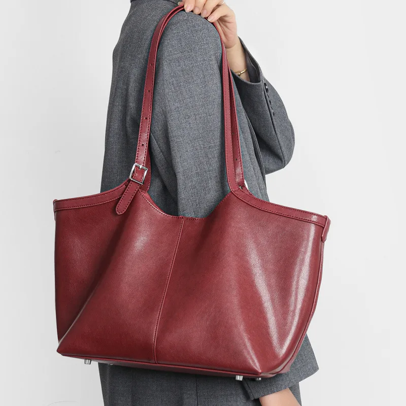 Women's Large Capacity Genuine Leather Tote Bag 2026 New Fashion Shoulder Crossbody Bag Casual Commute Bag
Women's Large Capacity Genuine Leather Tote Bag 2026 New Fashion Shoulder Crossbody Bag Casual Commute Bag