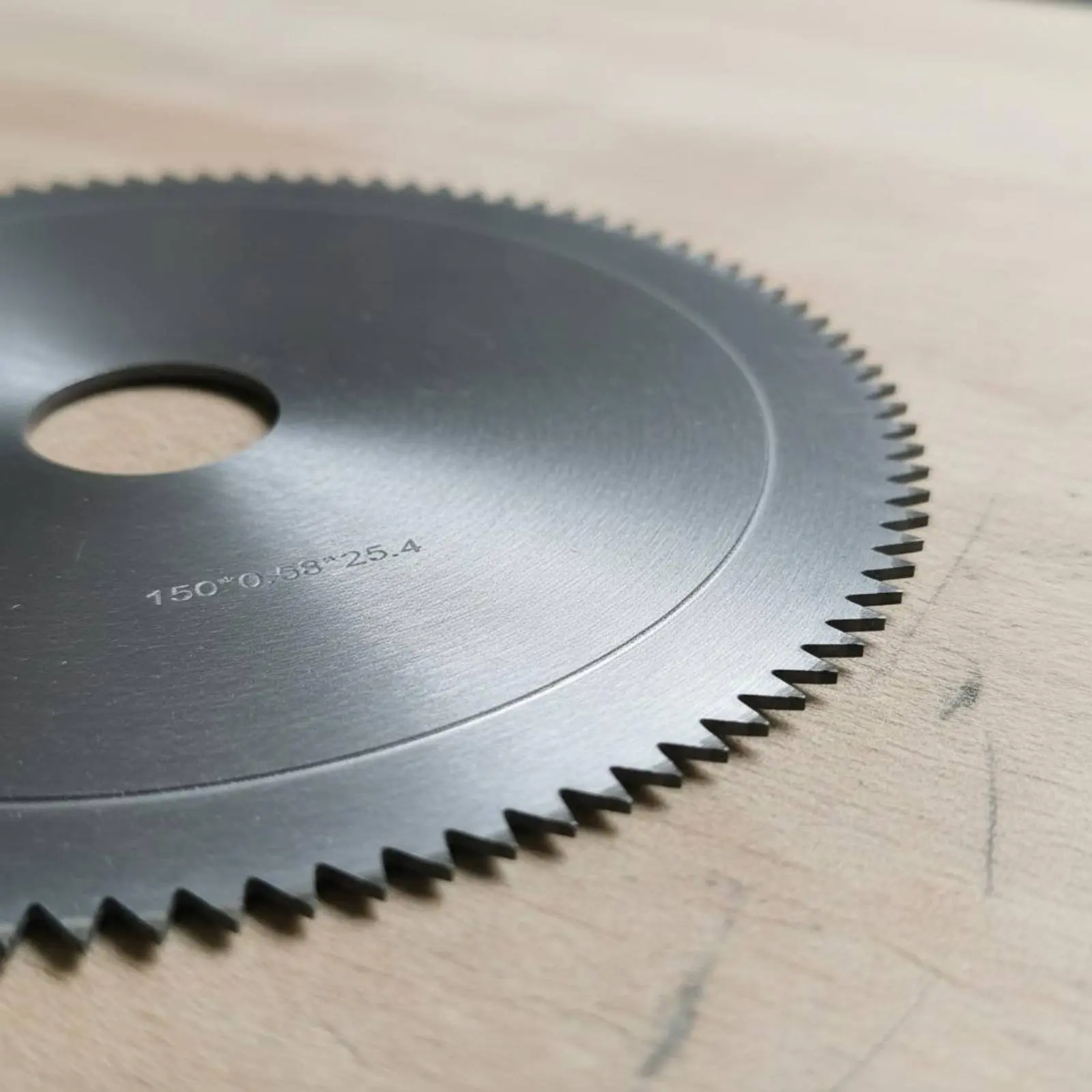 0.58 Mm Fret Slot Blade Precision Cut Fret Slotting Saw Blade Guitar Fretboard Slot Saw for Luthiers, Repair Bench, Workshop
0.58 Mm Fret Slot Blade Precision Cut Fret Slotting Saw Blade Guitar Fretboard Slot Saw for Luthiers, Repair Bench, Workshop