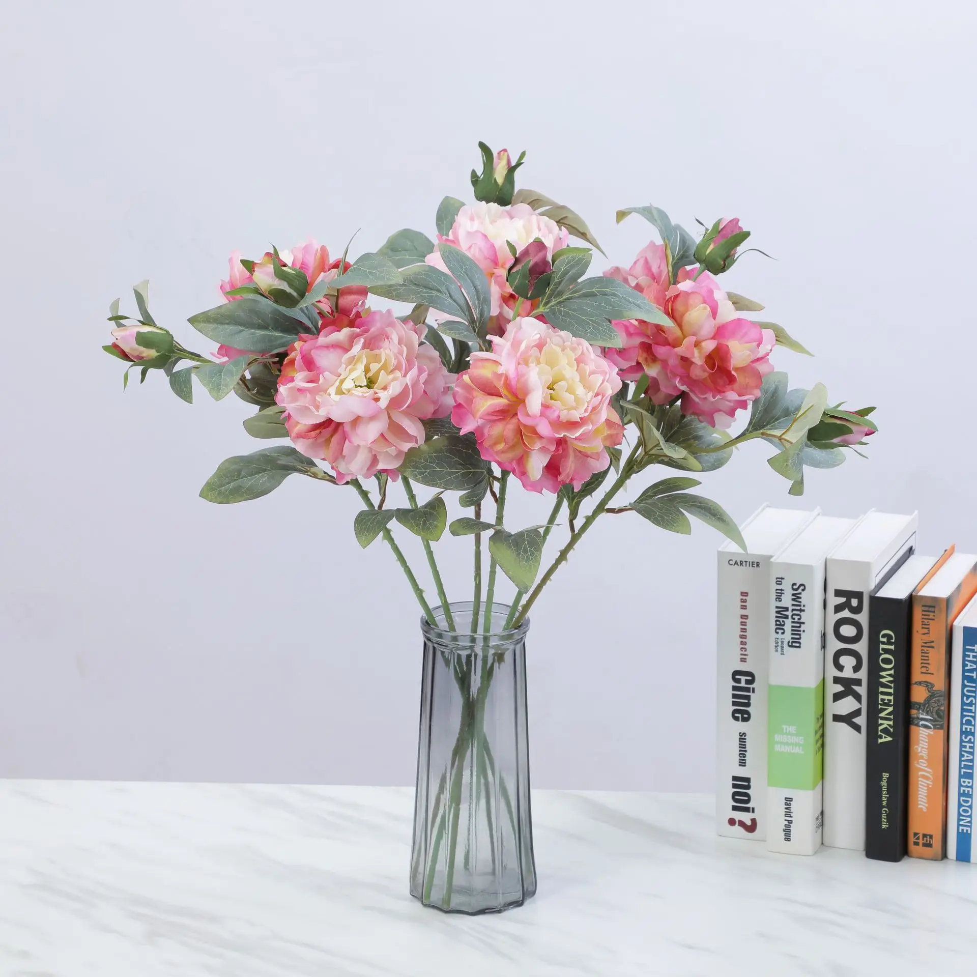 High-grade imitation peonies flowers artificial flower decorations hotel wedding celebration light luxury decoration
High-grade imitation peonies flowers artificial flower decorations hotel wedding celebration light luxury decoration