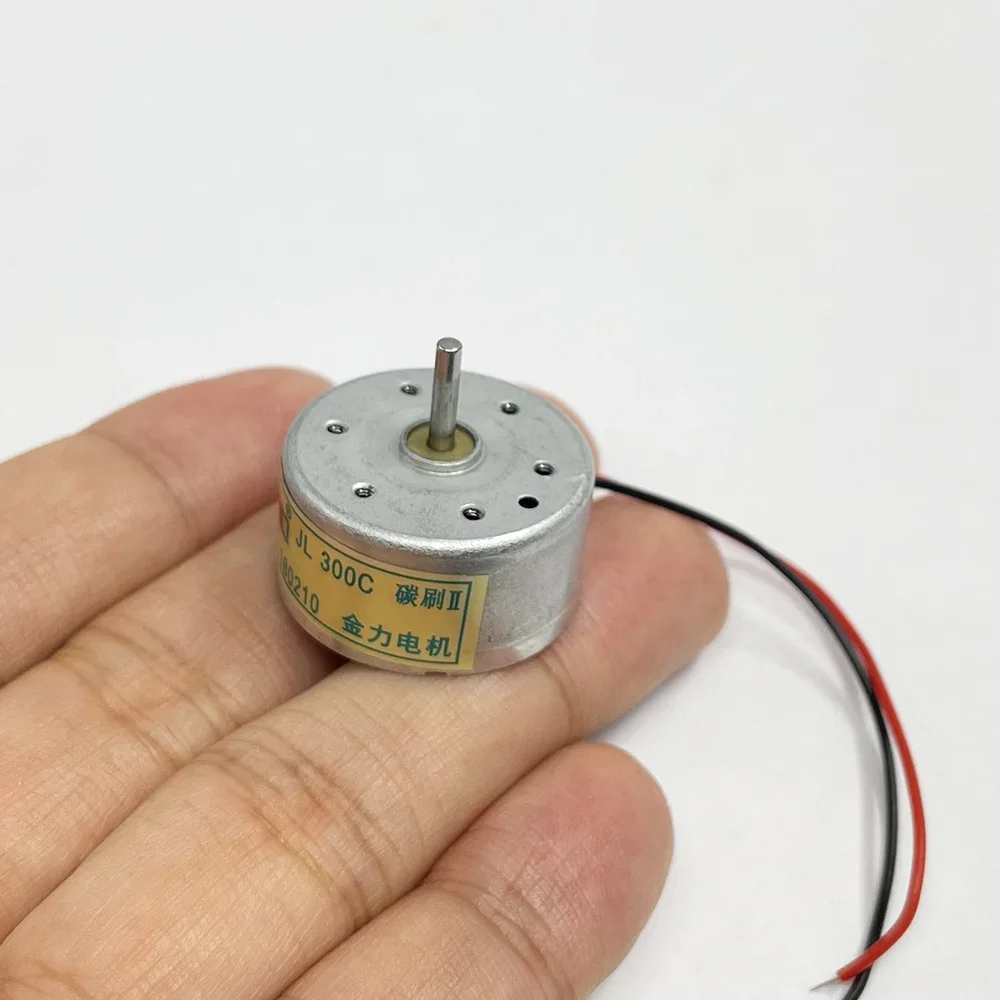 RF-300CA Мини бесшумный 24 мм круглый двигатель шпинделя постоянного тока 3 В 5 В 6 В микро угольная щетка двигатель 9 мм длинный вал DIY игрушечный вентилятор модель солнечной энергии
RF-300CA Мини бесшумный 24 мм круглый двигатель шпинделя постоянного тока 3 В 5 В 6 В микро угольная щетка двигатель 9 мм длинный вал DIY игрушечный вентилятор модель солнечной энергии