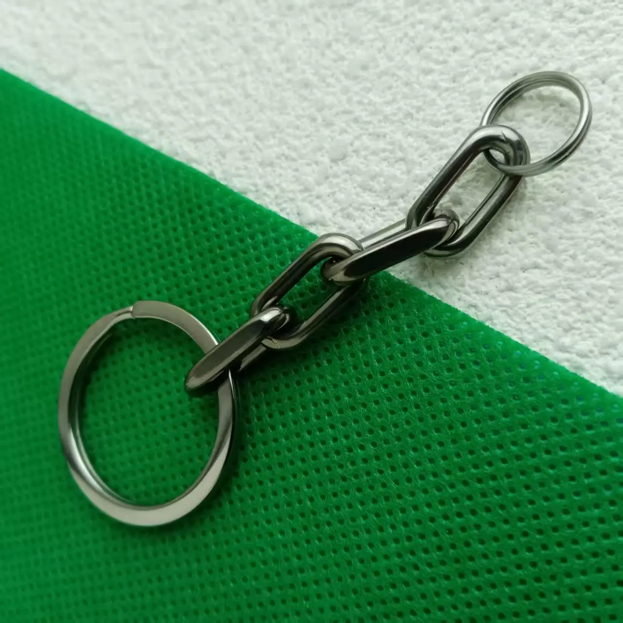 Сверхлегкая короткая цепочка 8 мм (титановое кольцо 28 мм, титановое кольцо 12 мм)
Сверхлегкая короткая цепочка 8 мм (титановое кольцо 28 мм, титановое кольцо 12 мм)