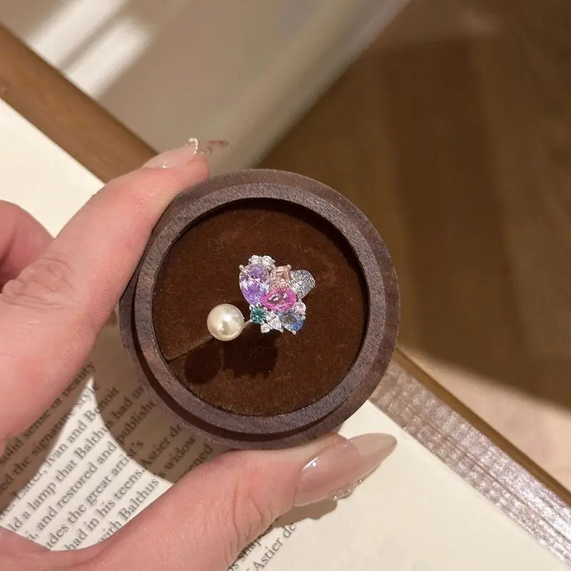 Monet Butterfly Dopamine Colorful Zircon Pearl Ring for Women Light Luxury High-end Female Style Index Finger Ring Ring
Monet Butterfly Dopamine Colorful Zircon Pearl Ring for Women Light Luxury High-end Female Style Index Finger Ring Ring