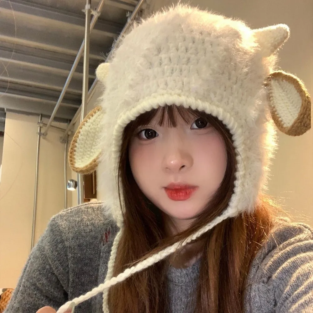 New Keep Warm Winter Hats for Women Windproof Ear Protection Plush Hat Sweet Sheep Ear Design Furry Hat Autumn Winter
New Keep Warm Winter Hats for Women Windproof Ear Protection Plush Hat Sweet Sheep Ear Design Furry Hat Autumn Winter