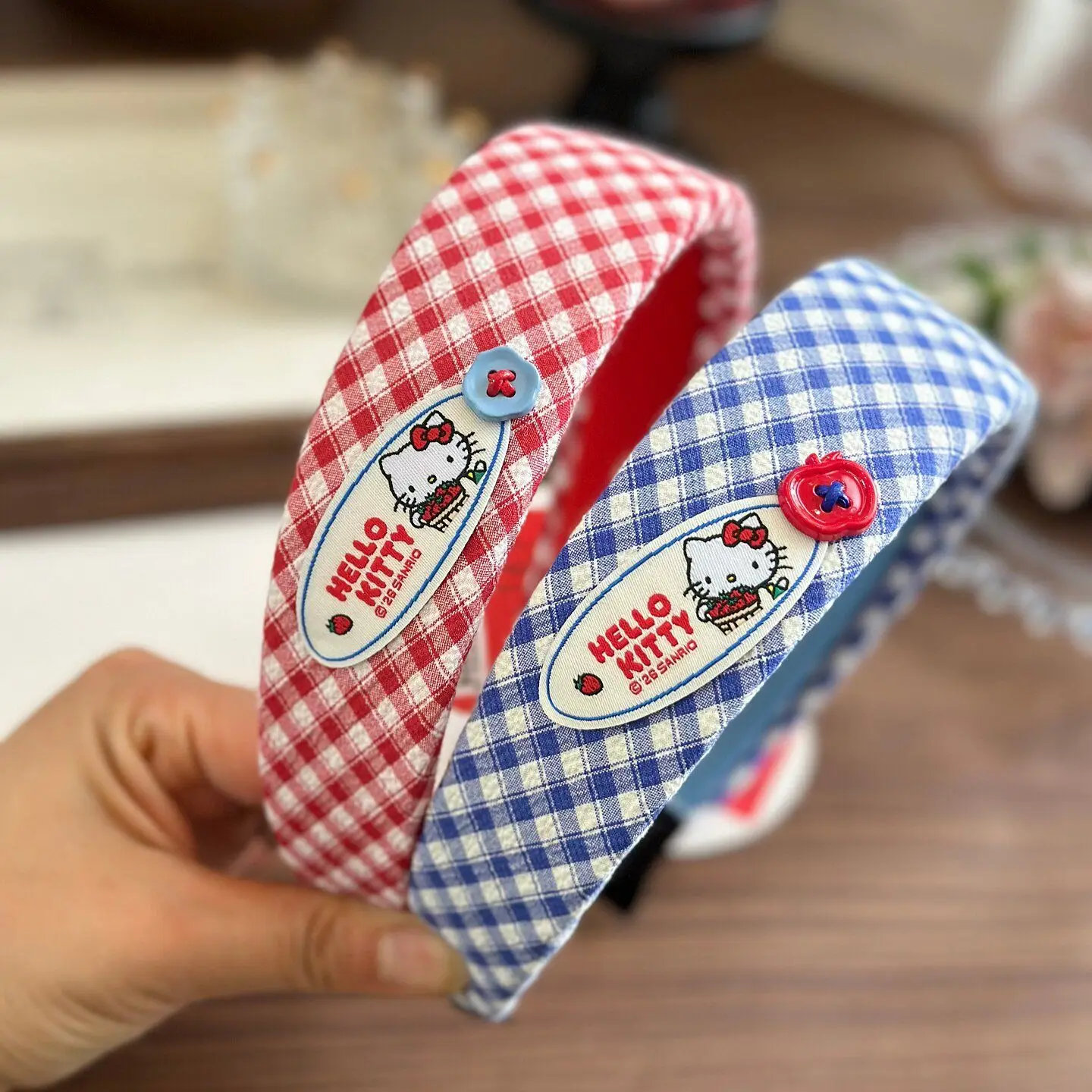 Sanrio HelloKitty Check Broad Brim Hair Band College Wind Fashion Girl Sponge Cloth Art Press Hairband Kawaii Cute Gao Yan Value
Sanrio HelloKitty Check Broad Brim Hair Band College Wind Fashion Girl Sponge Cloth Art Press Hairband Kawaii Cute Gao Yan Value