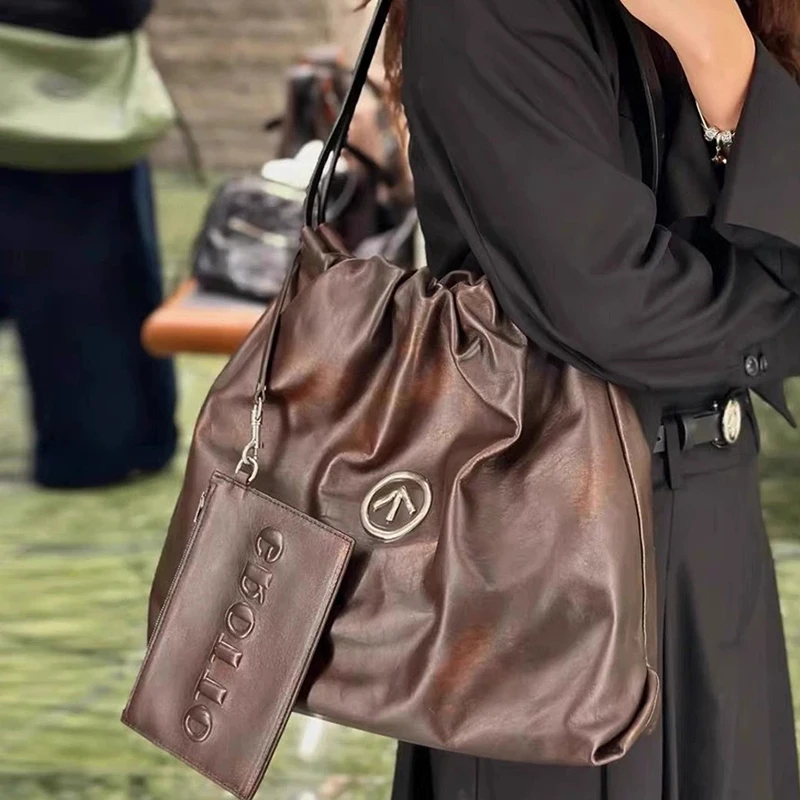 2026 summer new garbage bag sheepskin commuting large capacity single shoulder crossbody bag
2026 summer new garbage bag sheepskin commuting large capacity single shoulder crossbody bag