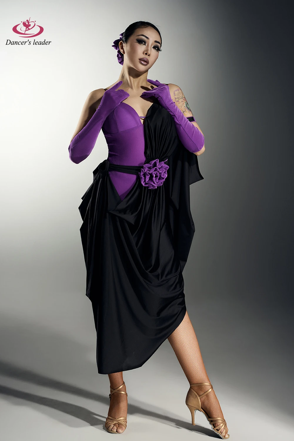 Latin Dance Dress, High-end Contrasting Long Swing Skirt, Precisely Tango Women's Adult Stage Professional Clothing
Latin Dance Dress, High-end Contrasting Long Swing Skirt, Precisely Tango Women's Adult Stage Professional Clothing