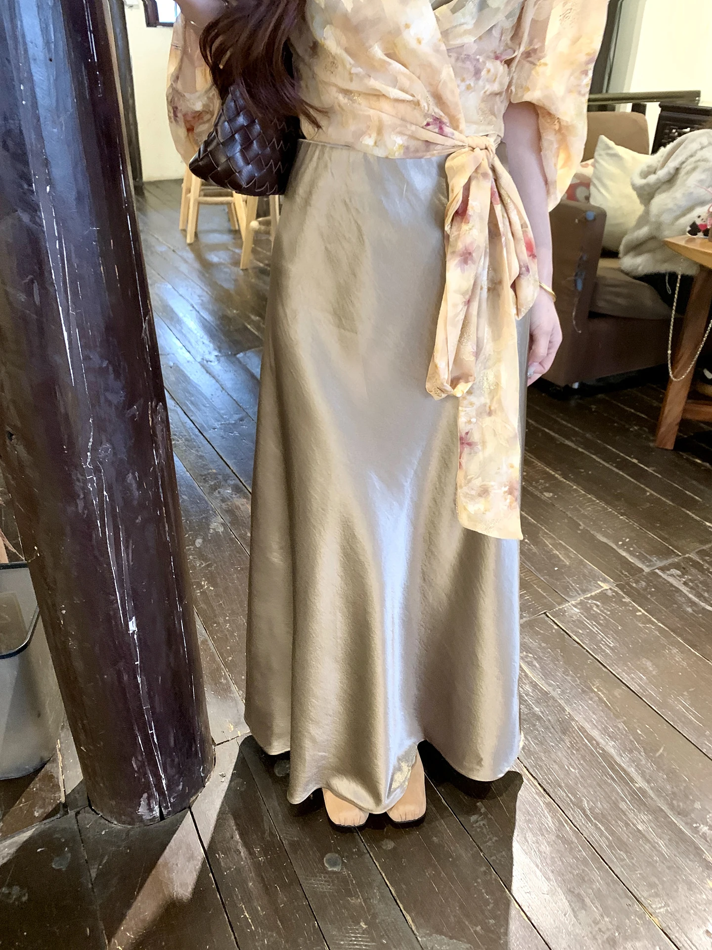 XXIIUU Summer New 2026 Pure Color Silk Gloss Satin A-Line Skirt Women Elegant Long Skirts High Waist Polyester Fiber
XXIIUU Summer New 2026 Pure Color Silk Gloss Satin A-Line Skirt Women Elegant Long Skirts High Waist Polyester Fiber