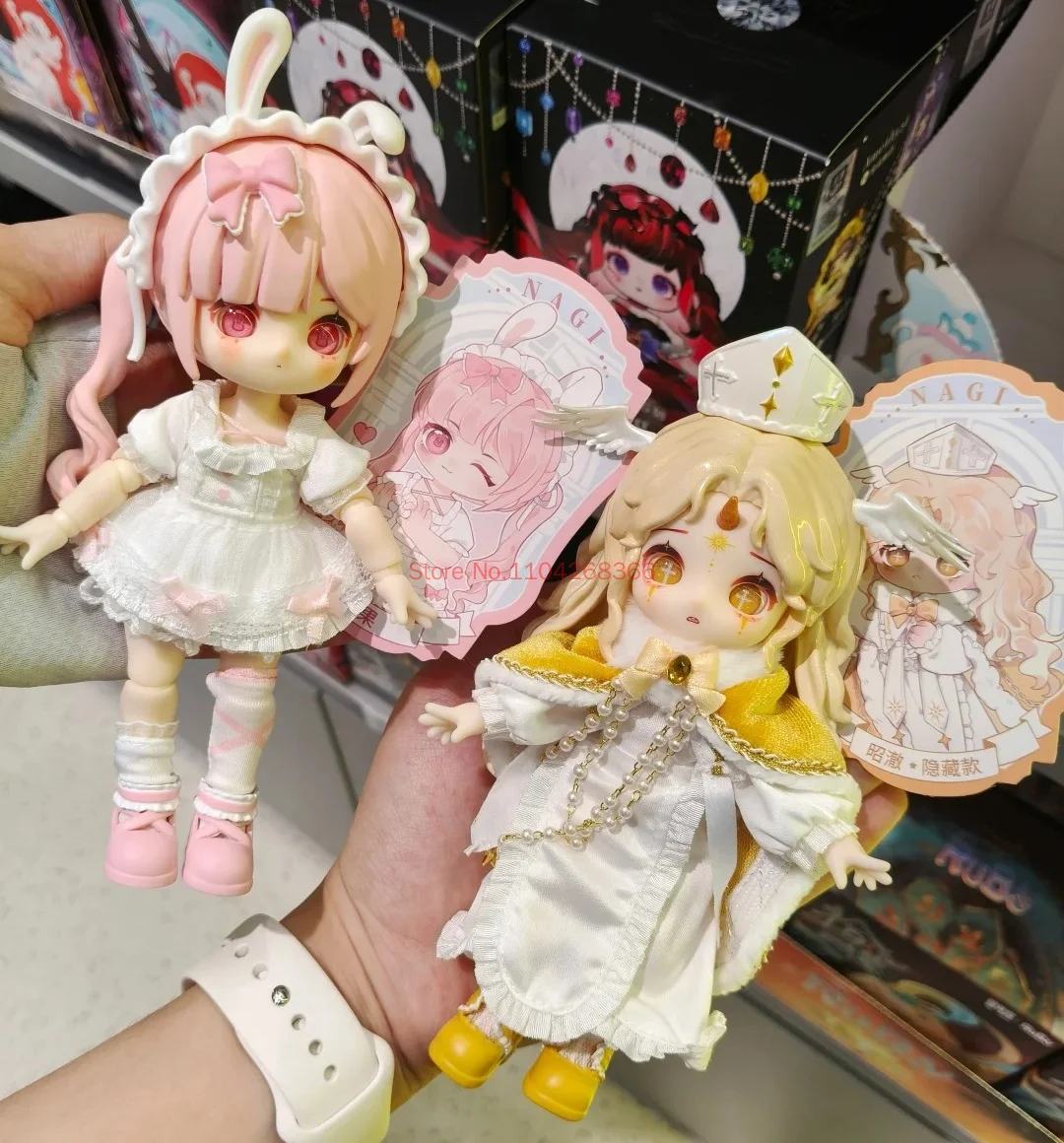 Nagi V5 Mirage Record Series 1/12 BJD Blind Box Mystery Box Caixa Caja Dolls Desktop Ornament Anime Figure Toys Gift Display
Nagi V5 Mirage Record Series 1/12 BJD Blind Box Mystery Box Caixa Caja Dolls Desktop Ornament Anime Figure Toys Gift Display