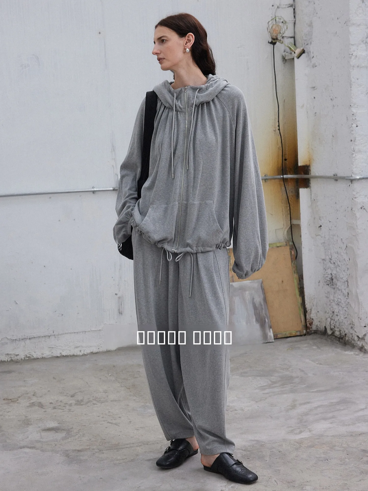 Cloud Touch Feeling Hoodie Sweatirt And Casual Pants Set for Women AMOR Lazy Moment Loose Fit Comfortable Cotton Blend
Cloud Touch Feeling Hoodie Sweatirt And Casual Pants Set for Women AMOR Lazy Moment Loose Fit Comfortable Cotton Blend