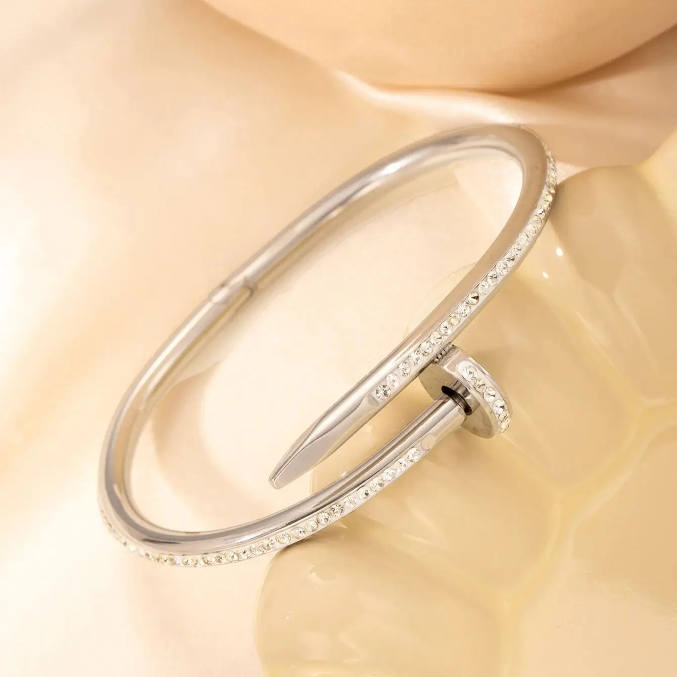 Stainless Steel Water-Resistant Luxury Women's Zirconia Crystal Inlaid Open Bangle Hypoallergenic for Parties & Gifts
Stainless Steel Water-Resistant Luxury Women's Zirconia Crystal Inlaid Open Bangle Hypoallergenic for Parties & Gifts
