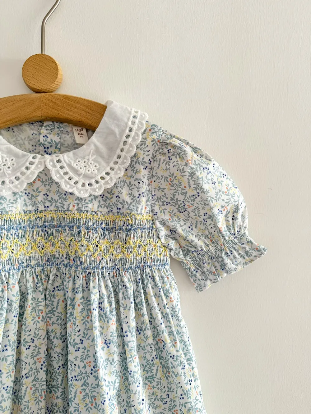 summer dress baby girls clothes cotton hand-embroidered blue floral pattern Sweet girls' short sleeved dress
summer dress baby girls clothes cotton hand-embroidered blue floral pattern Sweet girls' short sleeved dress