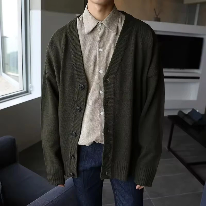 Korean Fashion Cardigan Sweater Men Wear Knitted Sweater Loose V-neck Single-breasted Solid Color Knitted Cardigan Coat Autumn
Korean Fashion Cardigan Sweater Men Wear Knitted Sweater Loose V-neck Single-breasted Solid Color Knitted Cardigan Coat Autumn