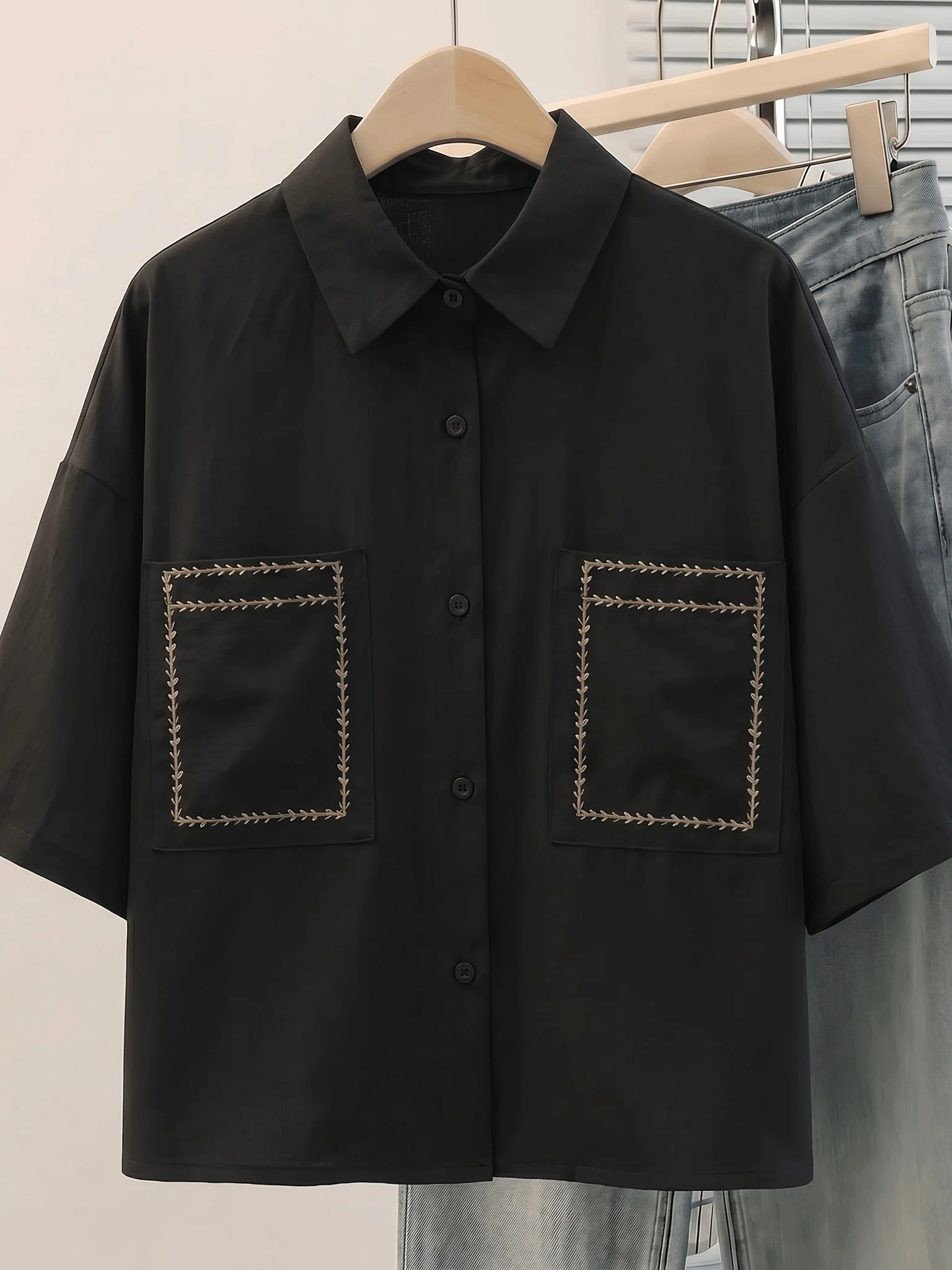 Elegant Embroidered Black Short Sleeve Shirt Women's plus Size Summer New Style Shoulder Length Design Slimming Belly Coverin...
Elegant Embroidered Black Short Sleeve Shirt Women's plus Size Summer New Style Shoulder Length Design Slimming Belly Coverin...