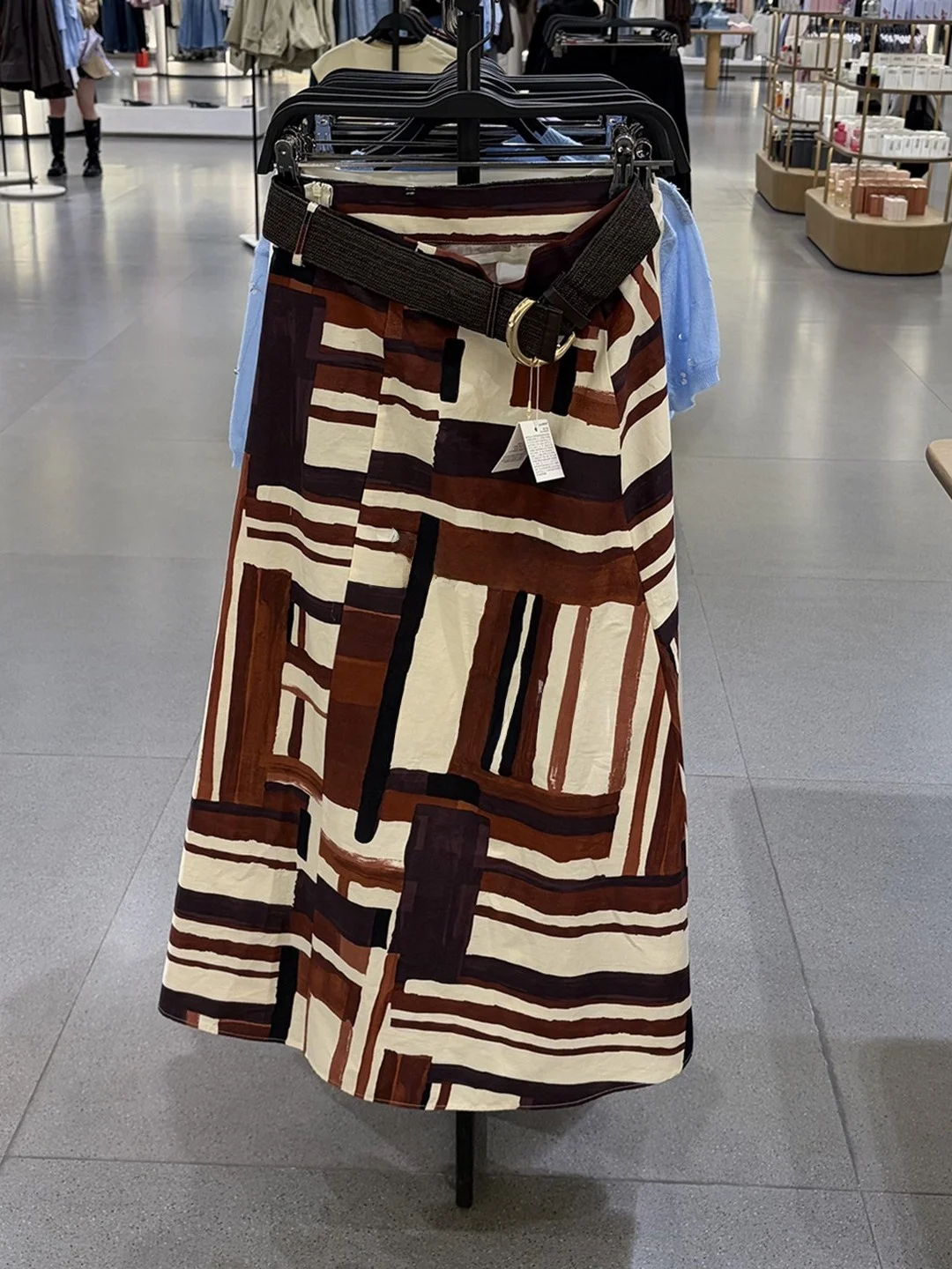 Spring Summer 2026 New Fashion High Waist A-Line Printed Half Skirt with Belt Women's Casual Skirts High Waist Design
Spring Summer 2026 New Fashion High Waist A-Line Printed Half Skirt with Belt Women's Casual Skirts High Waist Design
