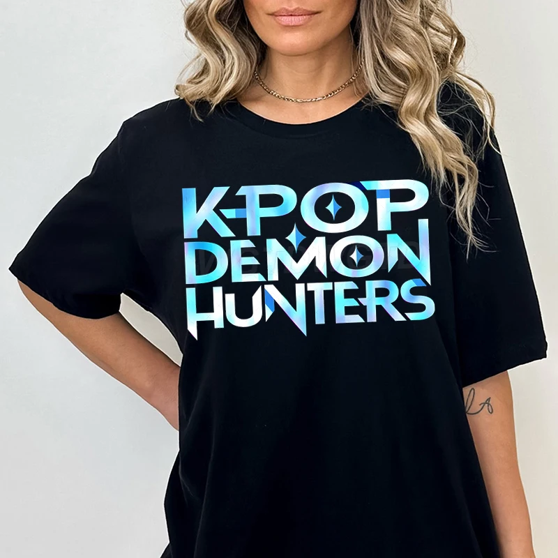 Крутые футболки с принтом KPop Demon Hunters для женщин и мужчин, летние модные футболки большого размера, повседневные топы с короткими рукавами и круглым вырезом, подарок для фанатов
Крутые футболки с принтом KPop Demon Hunters для женщин и мужчин, летние модные футболки большого размера, повседневные топы с короткими рукавами и круглым вырезом, подарок для фанатов