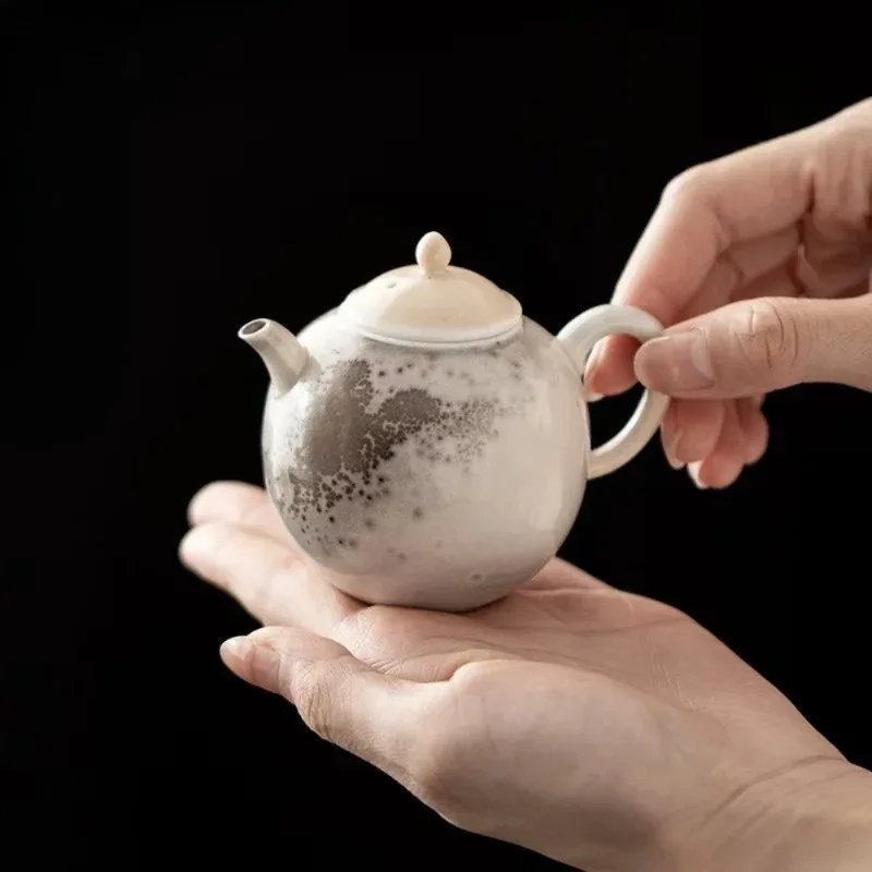 100ML Ink and Wash Shino Pomegranate Pot Chinese Retro Ceramic Is Making Teapot Household Kung Fu TeaSet Ball Hole Filter Teapot
100ML Ink and Wash Shino Pomegranate Pot Chinese Retro Ceramic Is Making Teapot Household Kung Fu TeaSet Ball Hole Filter Teapot