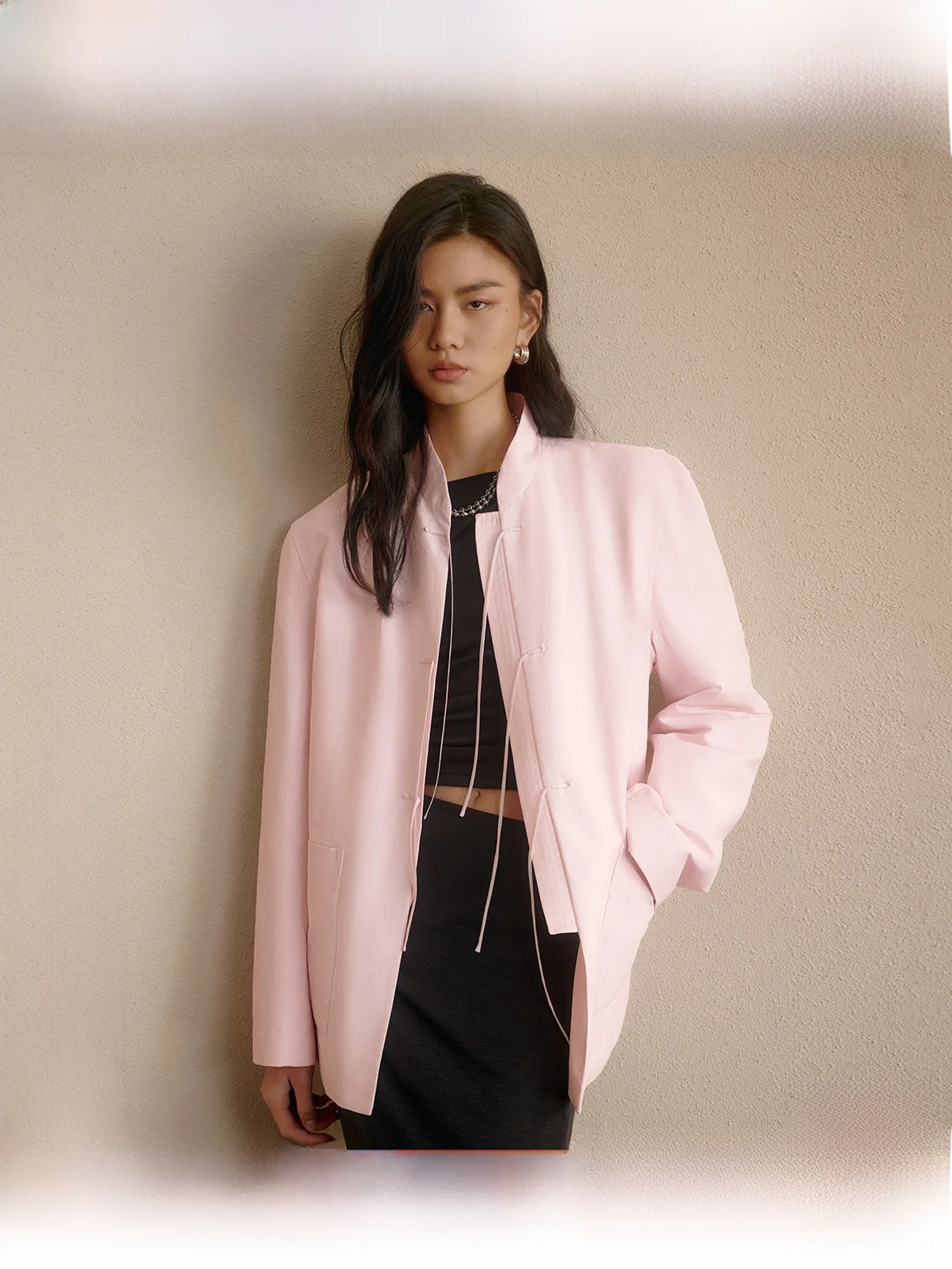 Black Chinese Style Women's Jacket Autumn Casual One-Row Button Counterseasonal Buckle Loose Fit Long Sleeve Stand Collar
Black Chinese Style Women's Jacket Autumn Casual One-Row Button Counterseasonal Buckle Loose Fit Long Sleeve Stand Collar