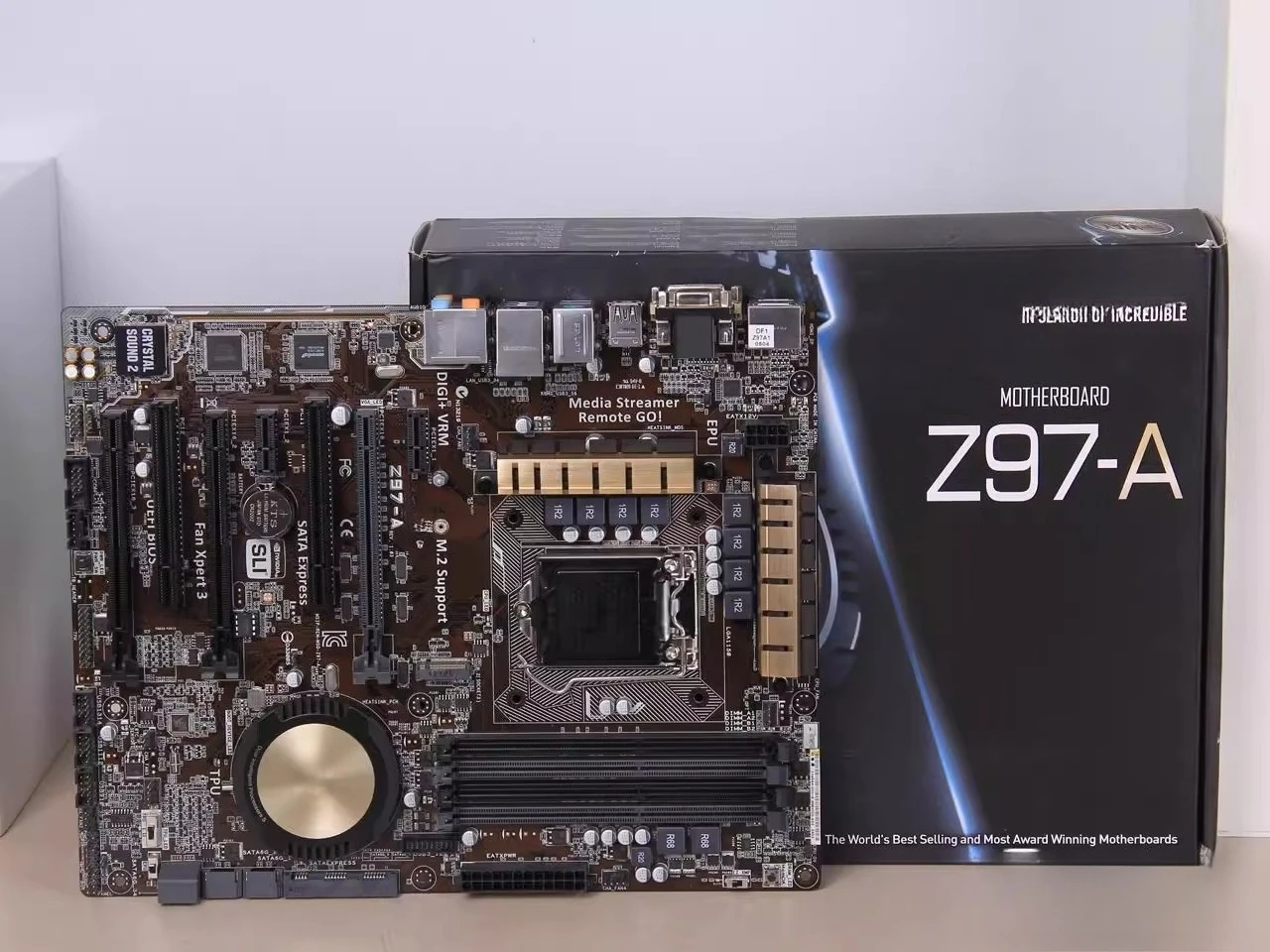 Brand new stock Z97-A 1150-pin main board luxury large board
Brand new stock Z97-A 1150-pin main board luxury large board