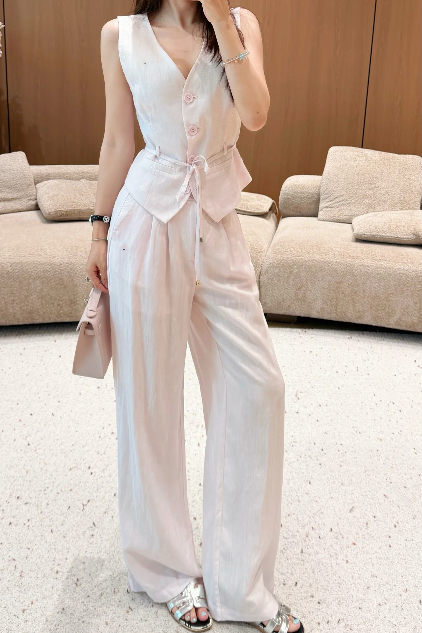 26 Xia Xin Silk-Linen Fabric Suit Jacket Combined with Suit Wide-leg Pants Set
26 Xia Xin Silk-Linen Fabric Suit Jacket Combined with Suit Wide-leg Pants Set