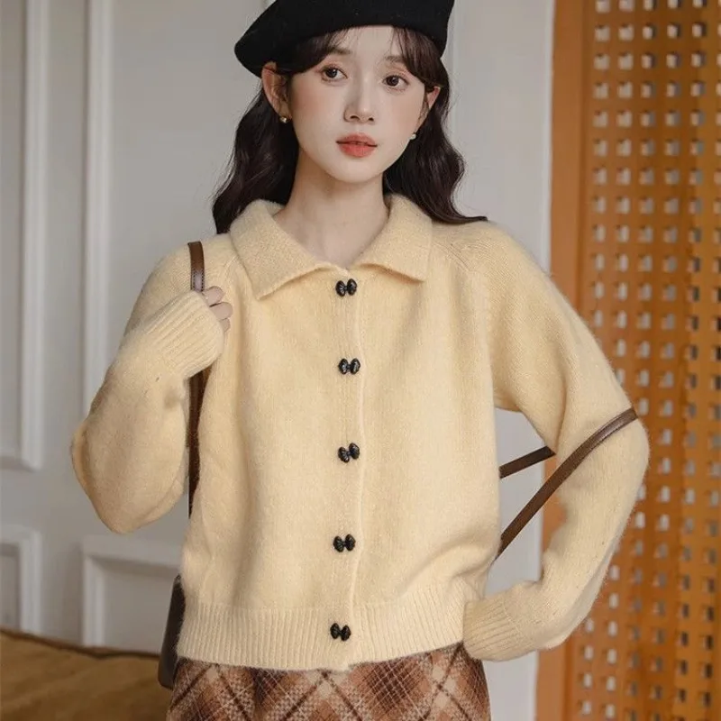 Sweet Turn-down Collar Knitting Cardigan Coat Women Autumn Winter Fashion Trend Solid Color Sweater Cute All-match Knitwear Tops
Sweet Turn-down Collar Knitting Cardigan Coat Women Autumn Winter Fashion Trend Solid Color Sweater Cute All-match Knitwear Tops