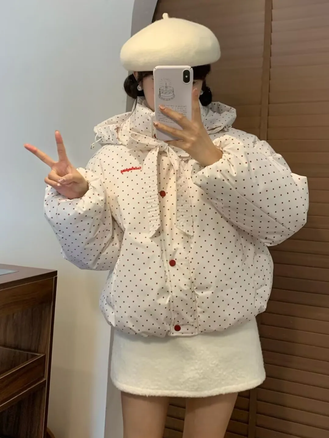 Утепленная зимняя хлопковая куртка для женщин: пальто с капюшоном в горошек, теплая верхняя одежда для весны, осени и зимы, модная новинка сезона
Утепленная зимняя хлопковая куртка для женщин: пальто с капюшоном в горошек, теплая верхняя одежда для весны, осени и зимы, модная новинка сезона