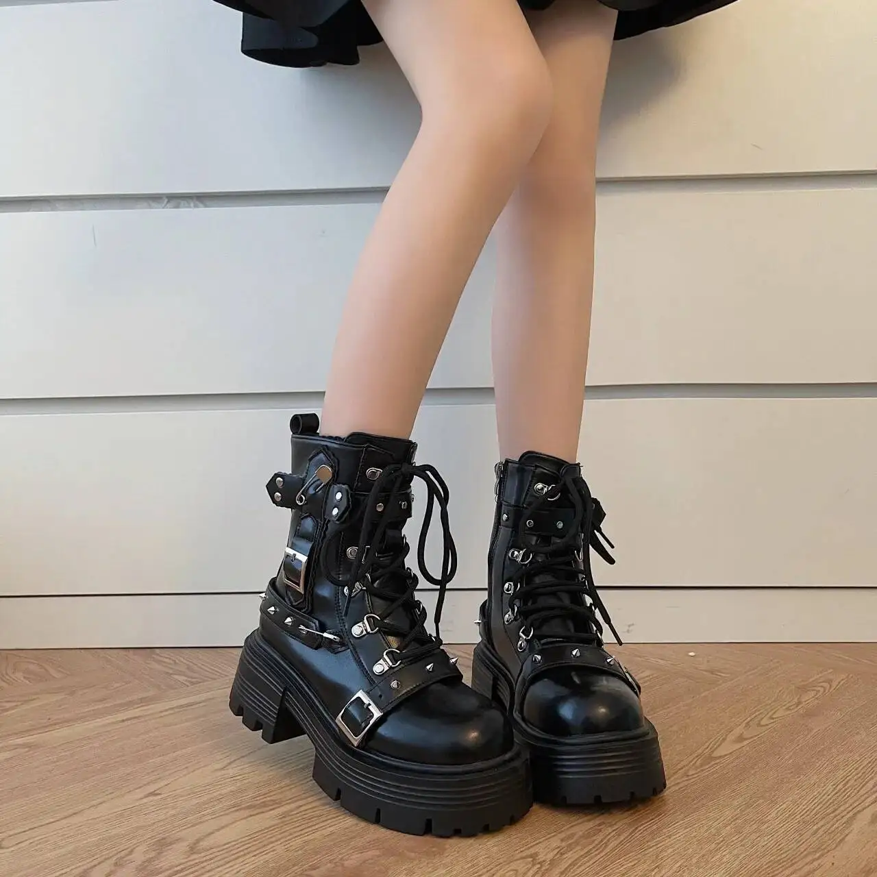 Women's Ankle Boots Autumn Winter Fashion Rivet Chunky Heel Chelsea Boots for Women Black Aldies Platform Shoes Botines Mujer
Women's Ankle Boots Autumn Winter Fashion Rivet Chunky Heel Chelsea Boots for Women Black Aldies Platform Shoes Botines Mujer