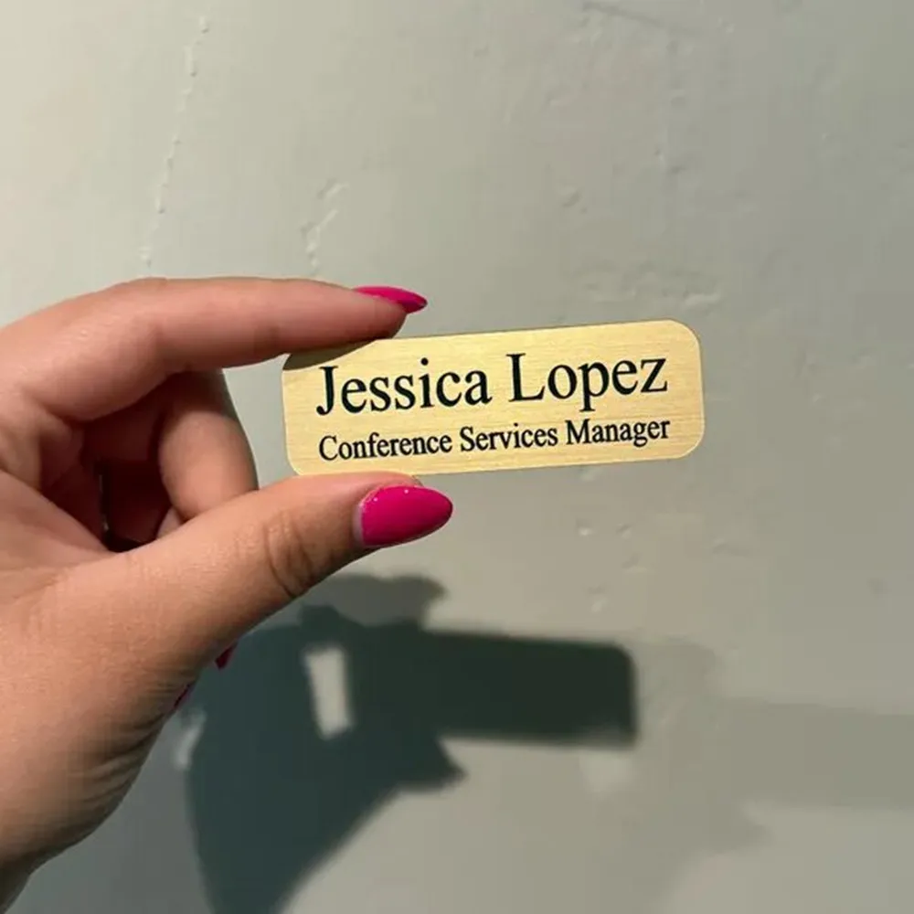Customizable Nameplate Brooches Custom Employee Name Tags Fashion Lapel Pin Complete with Industry Logo Breastpiece
Customizable Nameplate Brooches Custom Employee Name Tags Fashion Lapel Pin Complete with Industry Logo Breastpiece