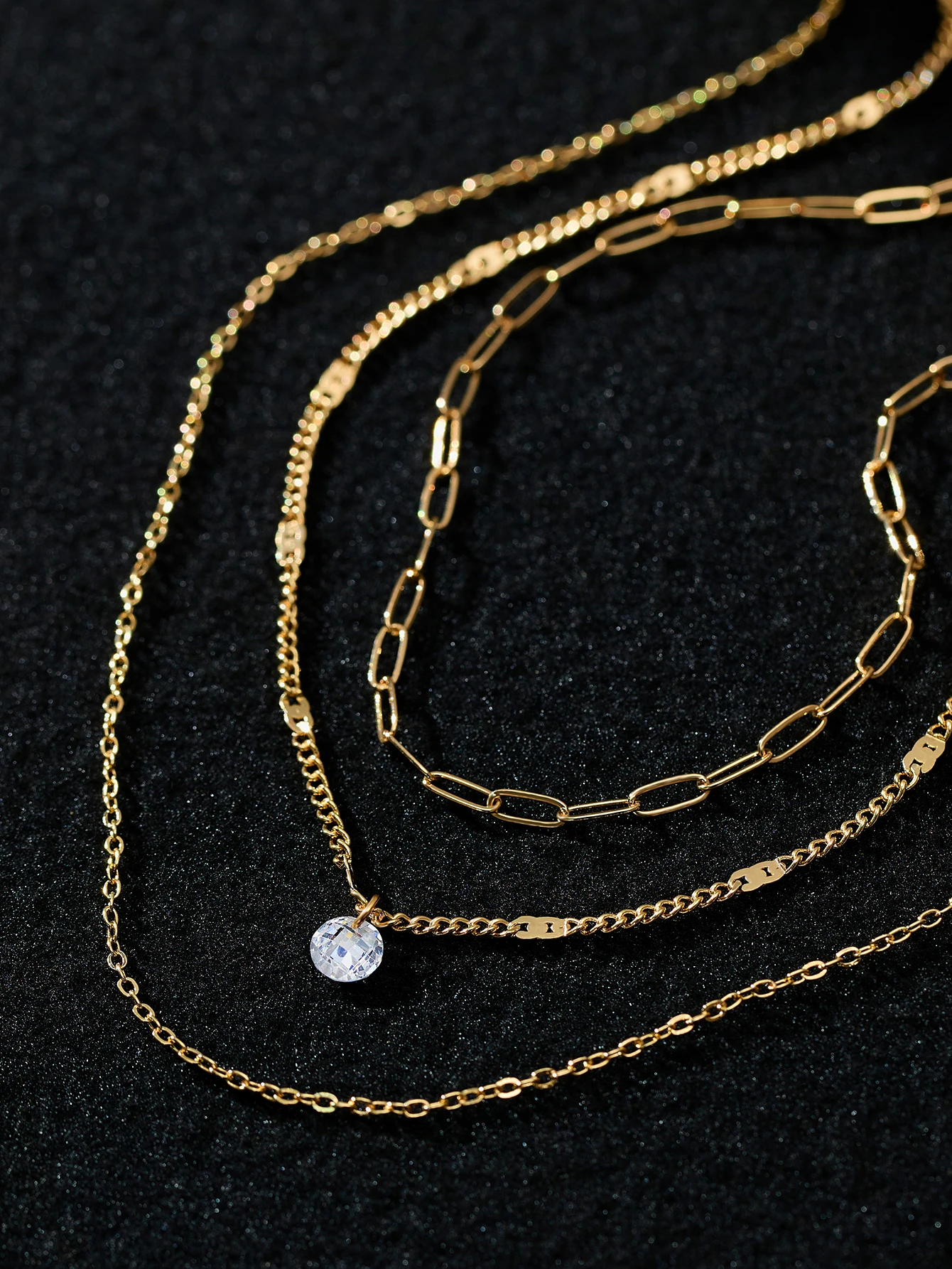 Elegant Multi-Layered Women Necklace Flattened Circle Chain Round Zircon Pendant Trendy Versatile Classic Party Banquet Necklace
Elegant Multi-Layered Women Necklace Flattened Circle Chain Round Zircon Pendant Trendy Versatile Classic Party Banquet Necklace