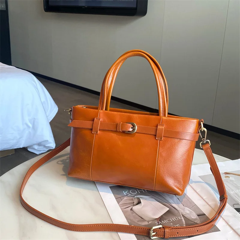Oilwax Cow Leather Tote Bag Fashionable Ladies Genuine Leather Handbag Woman 2025 New Cowhide Shoulder or Crossbody Bags
Oilwax Cow Leather Tote Bag Fashionable Ladies Genuine Leather Handbag Woman 2025 New Cowhide Shoulder or Crossbody Bags