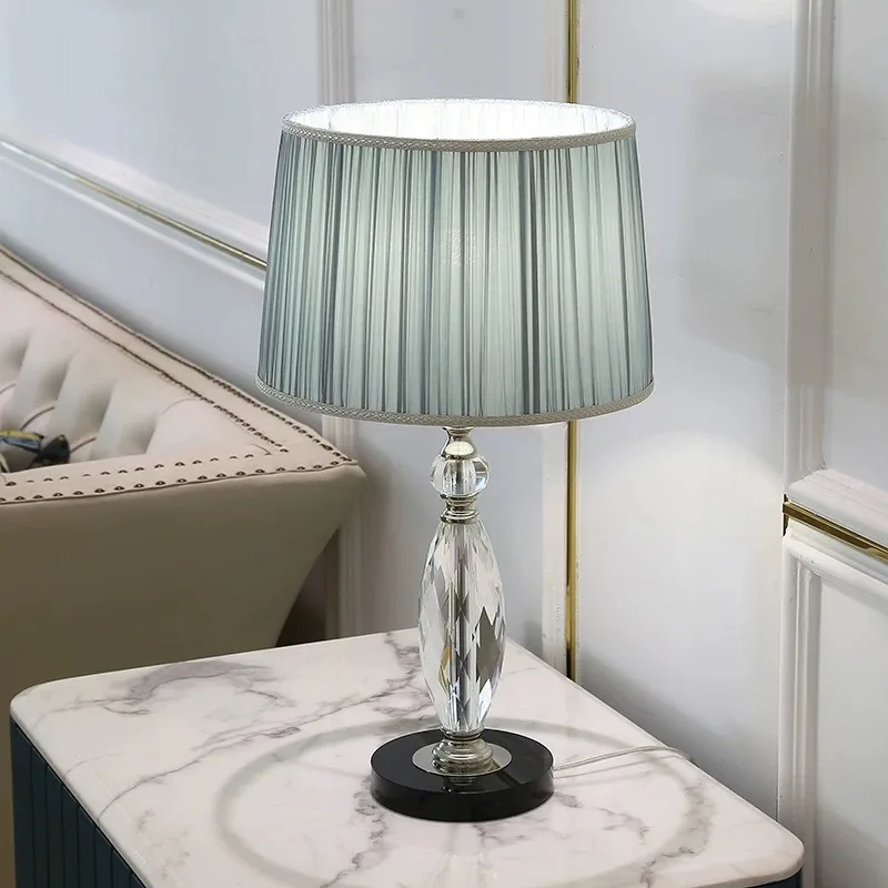European Retro Crystal Table Lamp Fabric Lampshade Desk Lights Living Room Bedroom Bedside Study Hotel Fashion Lighting Fixtures
European Retro Crystal Table Lamp Fabric Lampshade Desk Lights Living Room Bedroom Bedside Study Hotel Fashion Lighting Fixtures