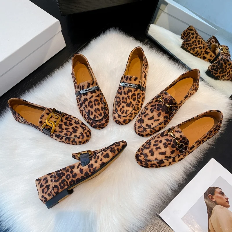 Leopard Print Metal Buckle Loafers Fall Round Head Leather Soft Sole Women Flats Outdooor Slip on Zapatos Mujer 
Leopard Print Metal Buckle Loafers Fall Round Head Leather Soft Sole Women Flats Outdooor Slip on Zapatos Mujer