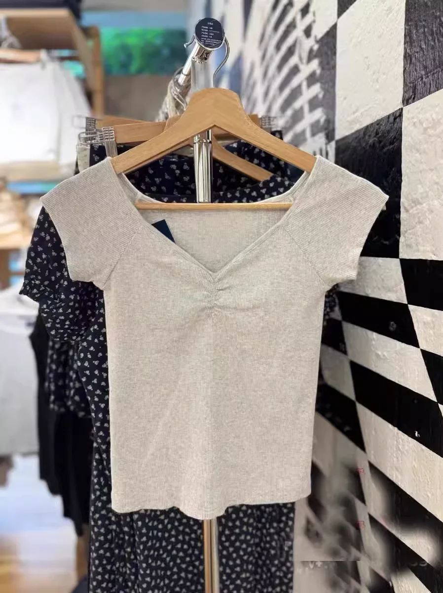 Совершенно новая женская футболка из плиссированного хлопка в рубчик BM ort Sve V-Ne, утягивающий топ однотонного цвета, модный и универсальный
Совершенно новая женская футболка из плиссированного хлопка в рубчик BM ort Sve V-Ne, утягивающий топ однотонного цвета, модный и универсальный