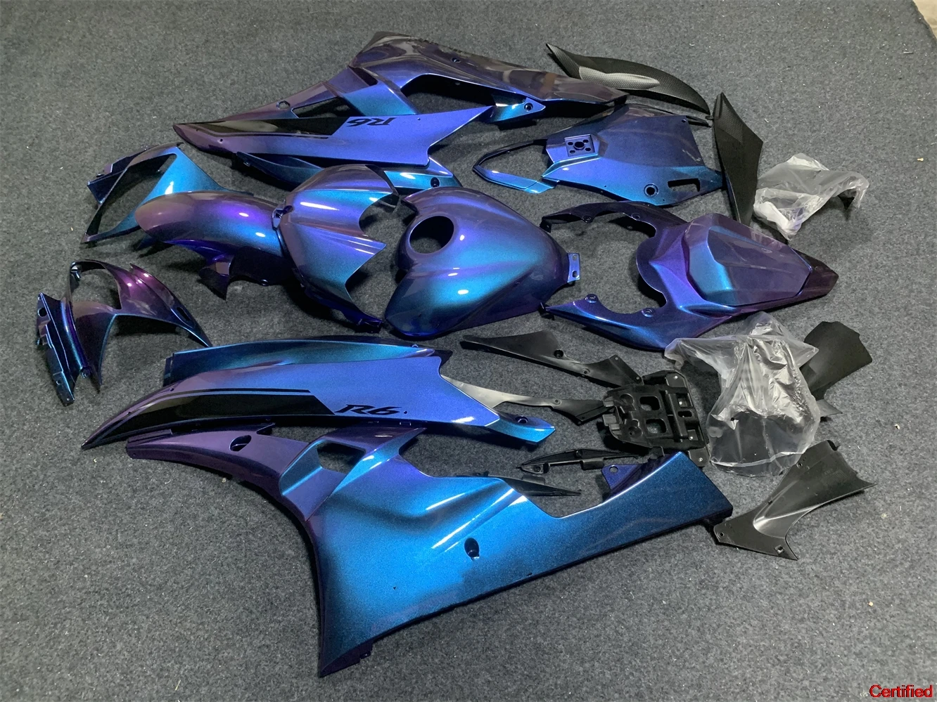 Комплект обтекателей, подходящий для YZF-R6 R6 06 07 2006 2007, комплект кузовных работ-хамелеон включает в себя крышку топливного бака.
Комплект обтекателей, подходящий для YZF-R6 R6 06 07 2006 2007, комплект кузовных работ-хамелеон включает в себя крышку топливного бака.