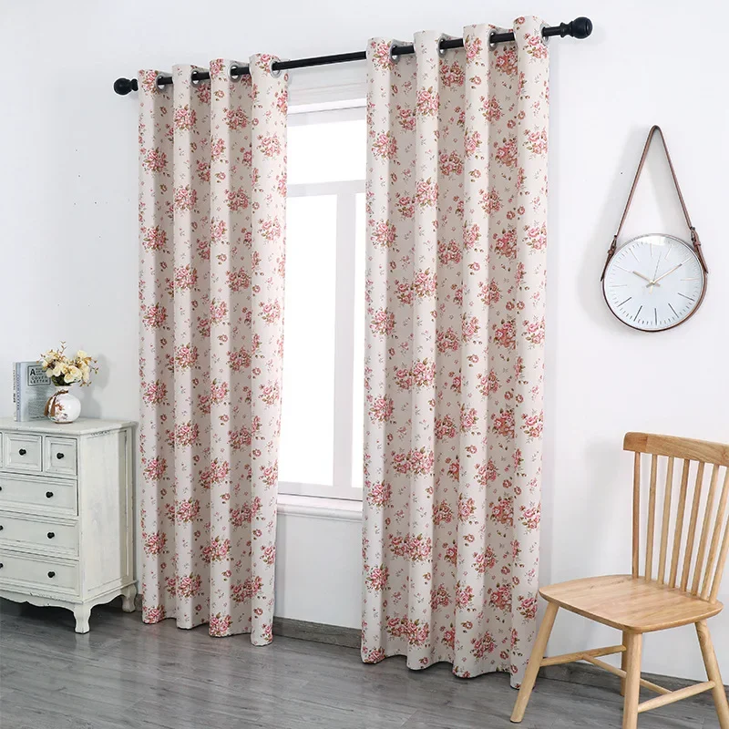Spot-format blackout printed curtains and florals in Europe and America finished products
Spot-format blackout printed curtains and florals in Europe and America finished products