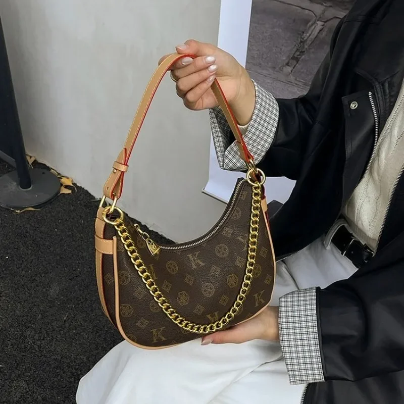 Elegant Leather Classic Designer Women's Messenger Bag Stylish Casual Trendy Large Capacity Diaper Bag Solid Color Fashion
Elegant Leather Classic Designer Women's Messenger Bag Stylish Casual Trendy Large Capacity Diaper Bag Solid Color Fashion