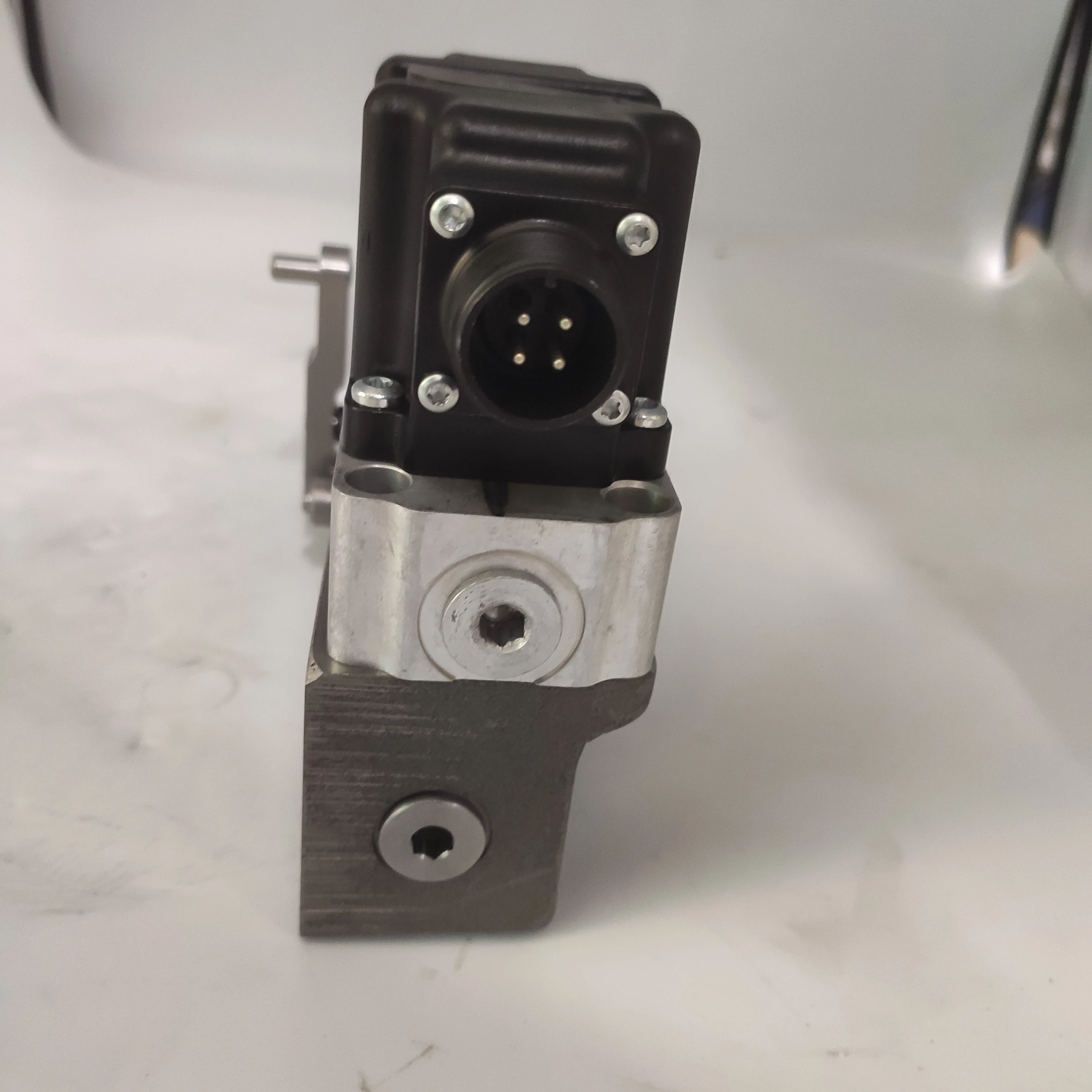 KVE KVEBB MCV Hydraulic Control Valve KVEBB0502 KVME11201 KVME11204 Hydraulic Control Valve MCV116G4201+KVEBB1402
KVE KVEBB MCV Hydraulic Control Valve KVEBB0502 KVME11201 KVME11204 Hydraulic Control Valve MCV116G4201+KVEBB1402