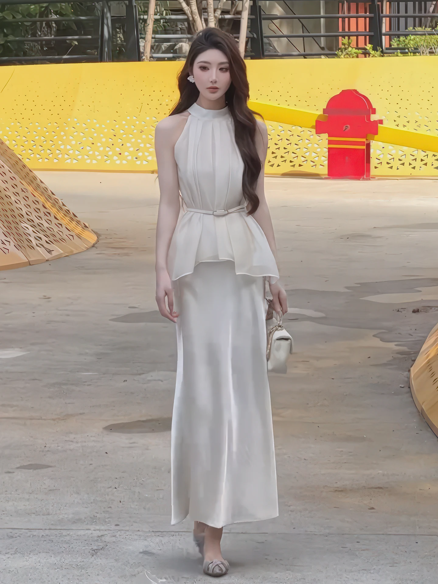 Elegant Summer Women's Two-Piece Set Sleeveless Neckline Half-length Skirt Fashionable round Neck Pullover Casual Wear
Elegant Summer Women's Two-Piece Set Sleeveless Neckline Half-length Skirt Fashionable round Neck Pullover Casual Wear